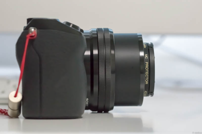 E PZ 16-50mm F3.5-5.6 OSS（側面撮影時）