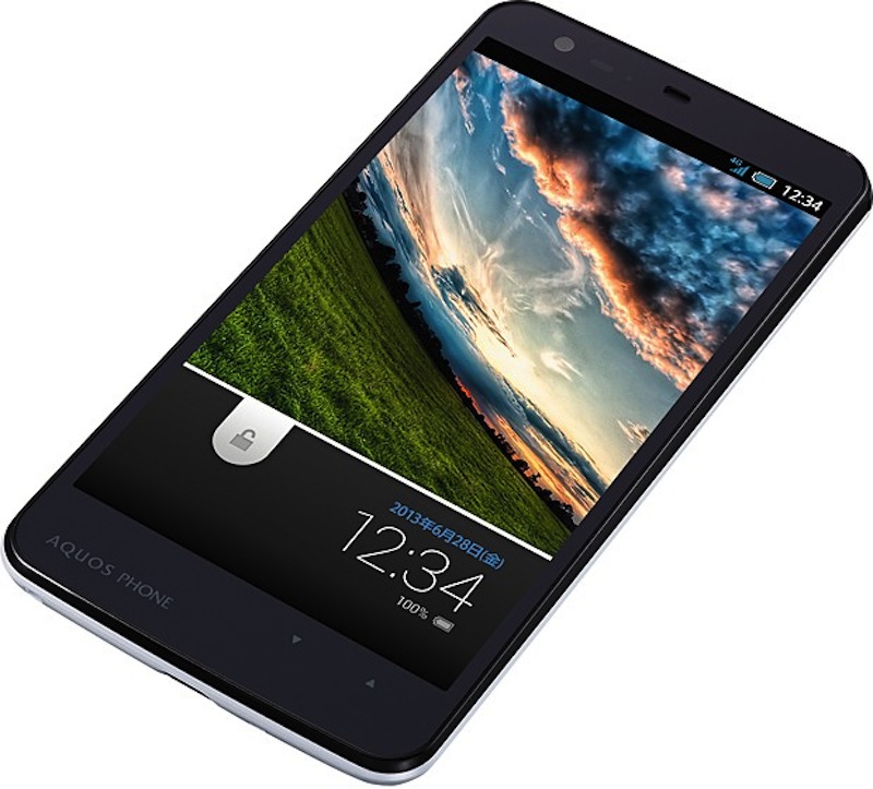 フルセグチューナーの乗ったスマホ