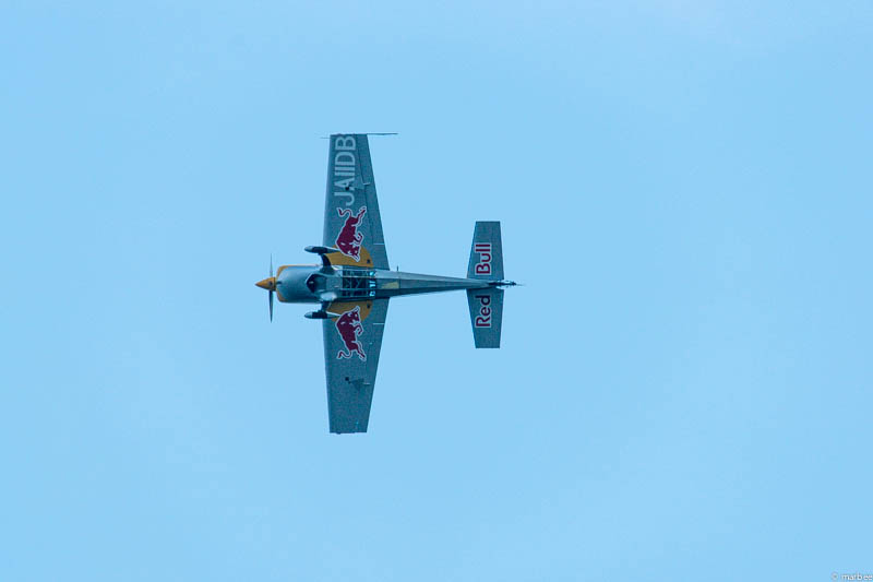 レッドブルの飛行機