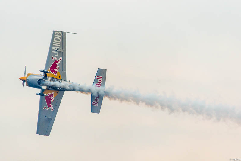 レッドブルの飛行機
