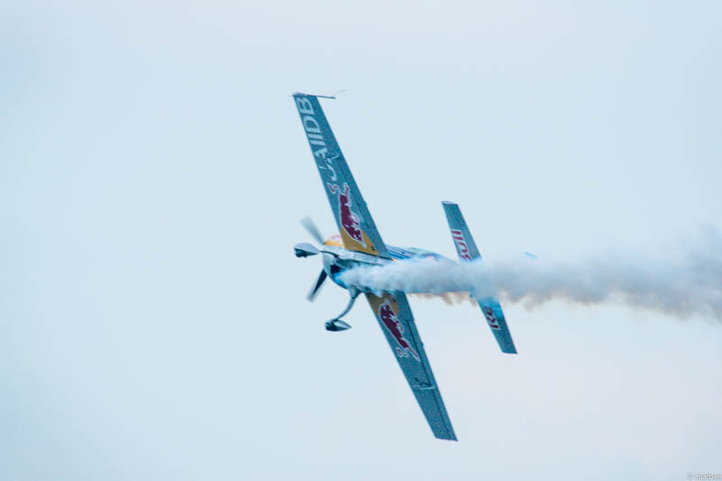 レッドブルの飛行機