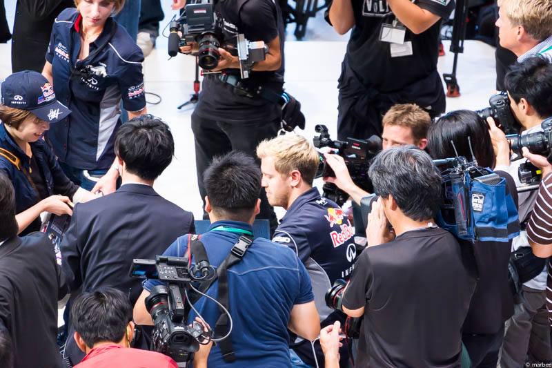 セバスチャン・ベッテル トークショー 2013 サイン会