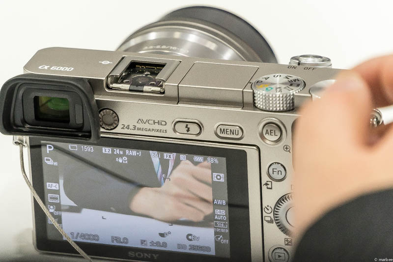 α6000 背面