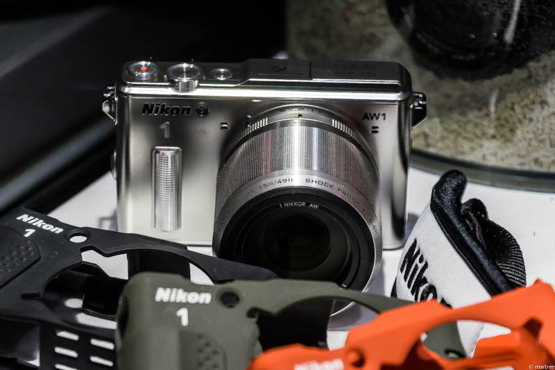 Nikon1 AW1 正面
