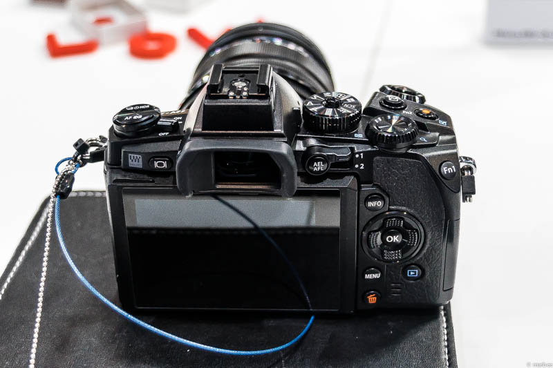OLYMPUS OM-D E-M1 背面