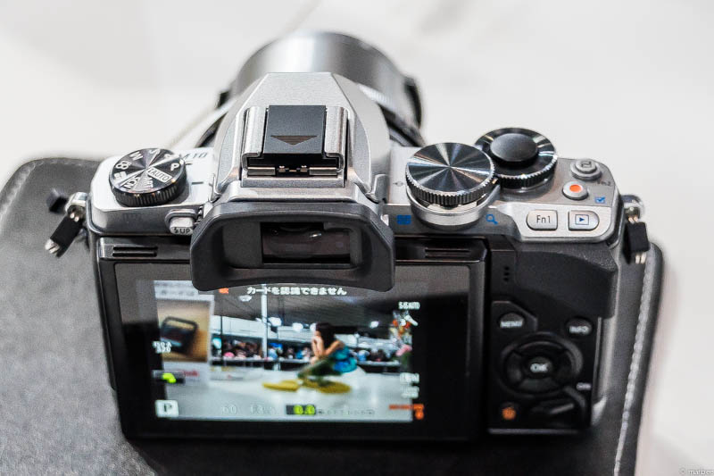 OLYMPUS OM-D E-M10 背面