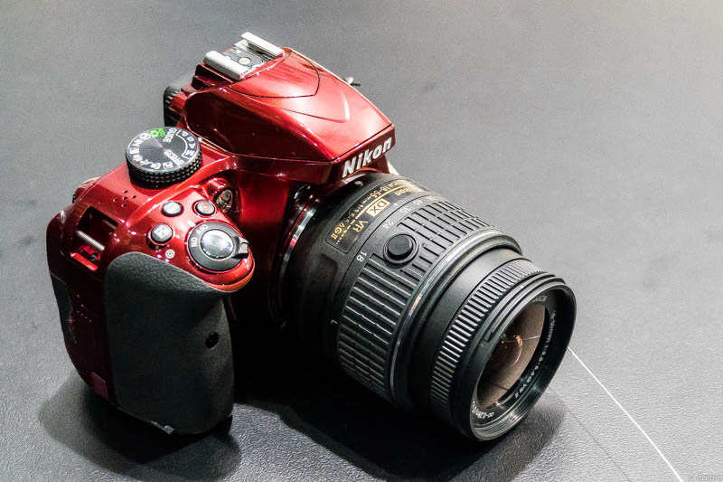 Nikon D3300 斜め前