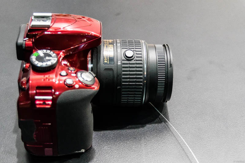 Nikon D3300 側面