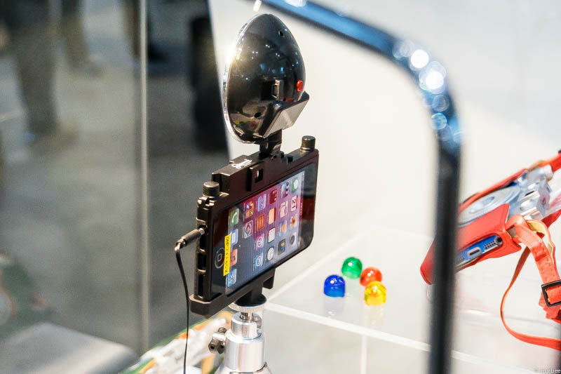 謎のカメラ（iPhoneケース(・・?）