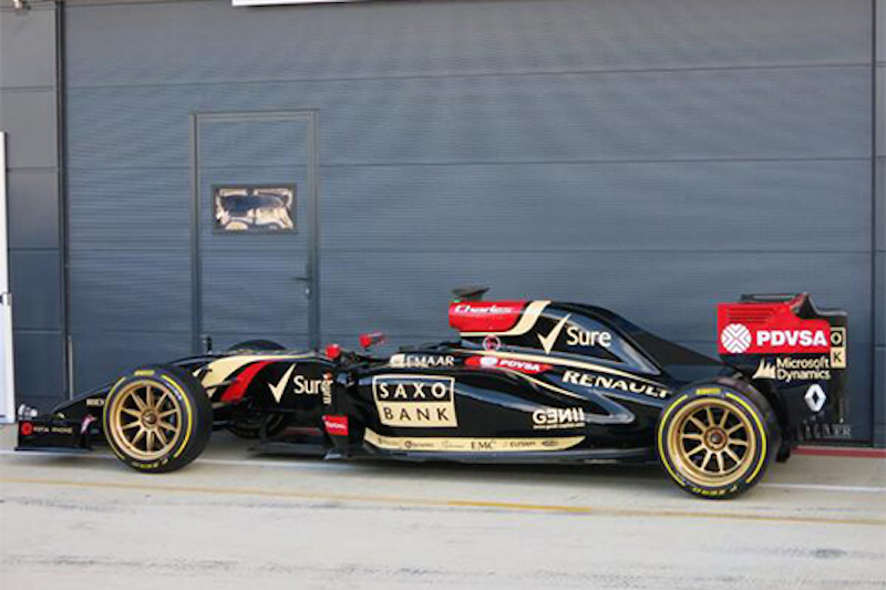 ピレリ18inchタイヤ実車に装着