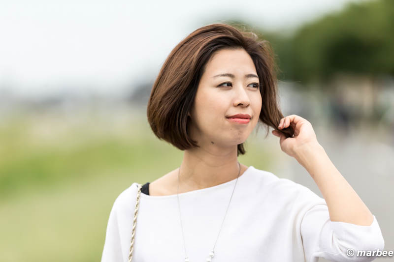 鹿嶋柚子 髪いじる