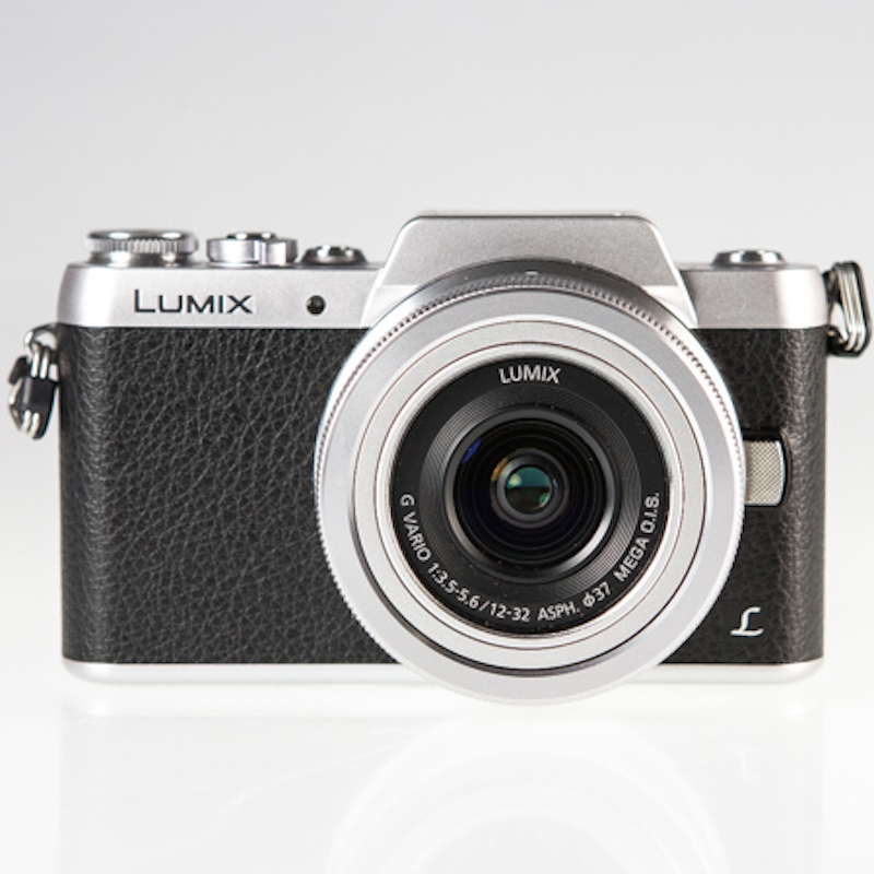 Panasonic Lumix GF7 正面