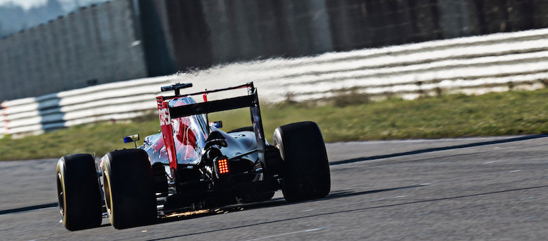 トロ・ロッソ STR10　後ろ