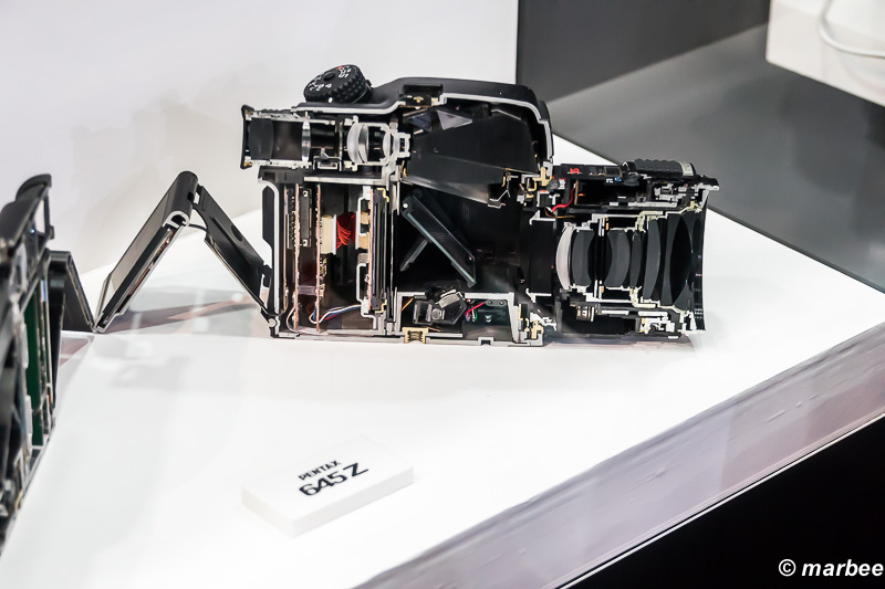 PENTAX 645z カットモデル