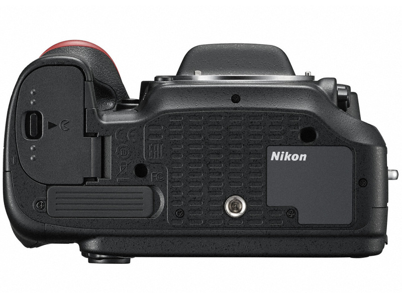 Nikon D7200 底面