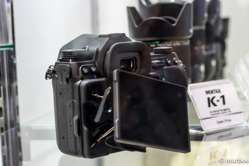 PENTAX K-1 背面