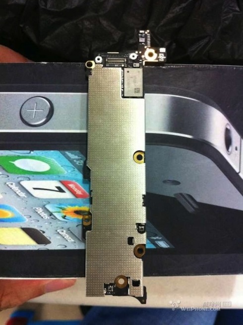 iPhone5ロジックボード前