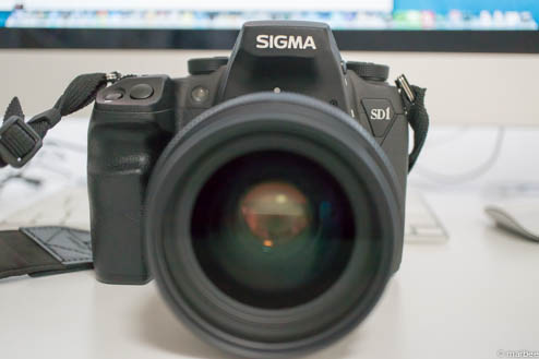 SIGMA35mmF1.4_DG_HSMをSD1Merrillに装着（前面）