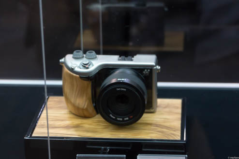 HasselbladEマウントコンセプト機ZeissPlanar32mmF1.8付き