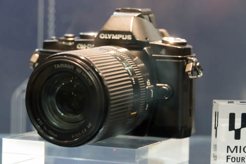 TAMRONマイクロフォーサーズ用便利ズームレンズ