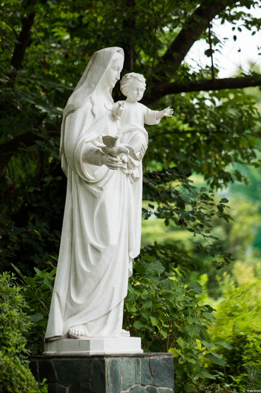 横浜山下教会のマリア像