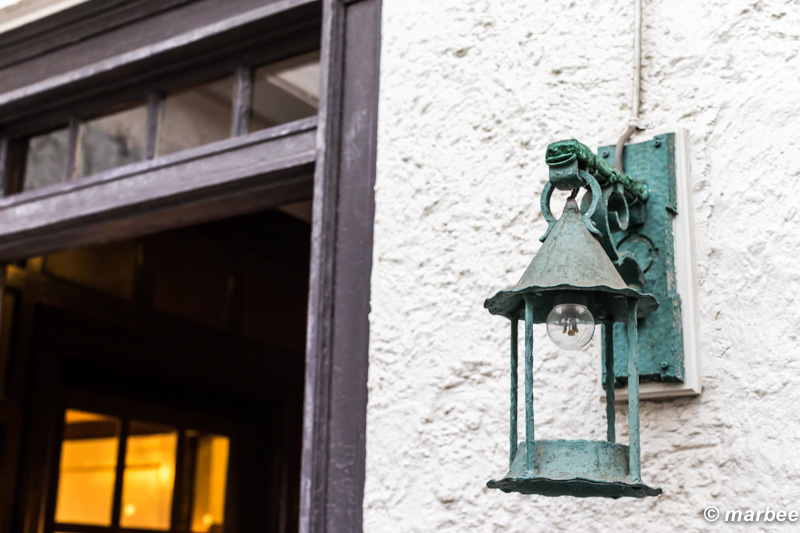 山手111番館のランプ 年代物ですよねぇ