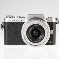 Panasonic Lumix GF7 正面