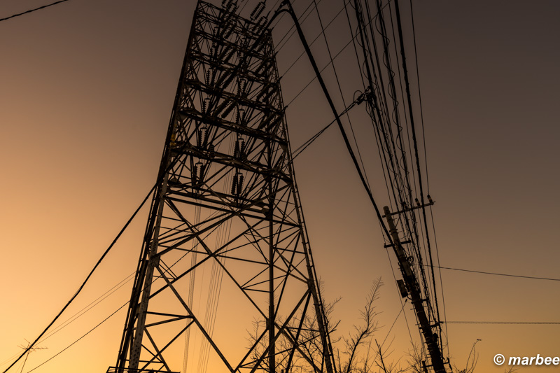 写真 鉄塔 いつもそこに